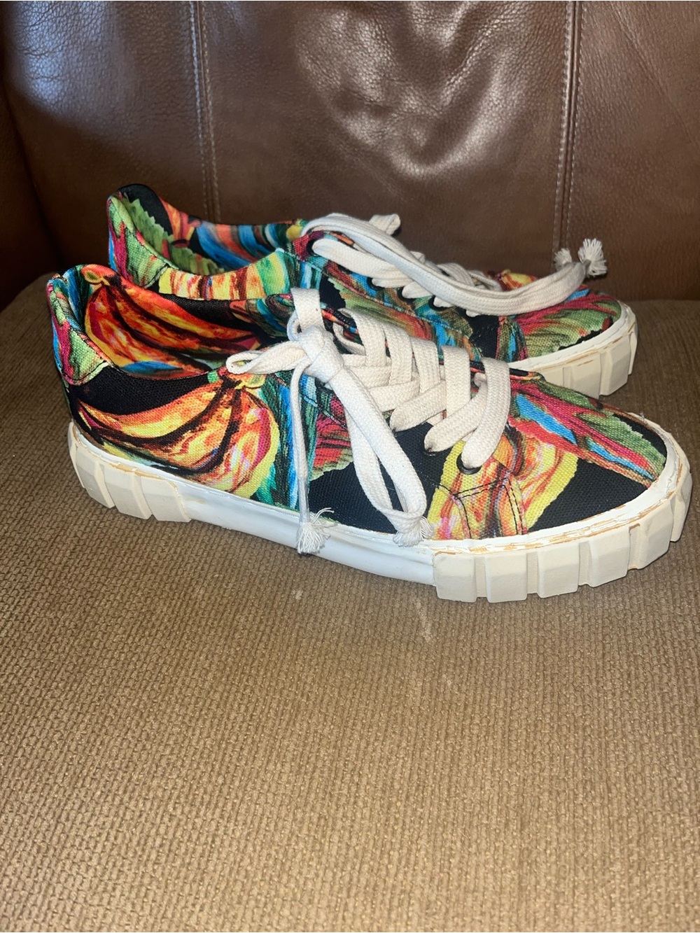 Farm Rio floral banana sneakers size 9 VGUC